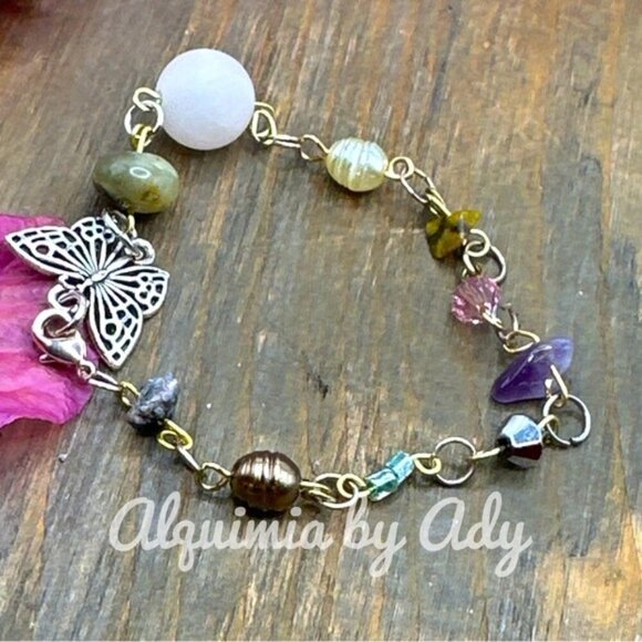 Charms adorned bracelet with gemstones - Picture 1 of 3